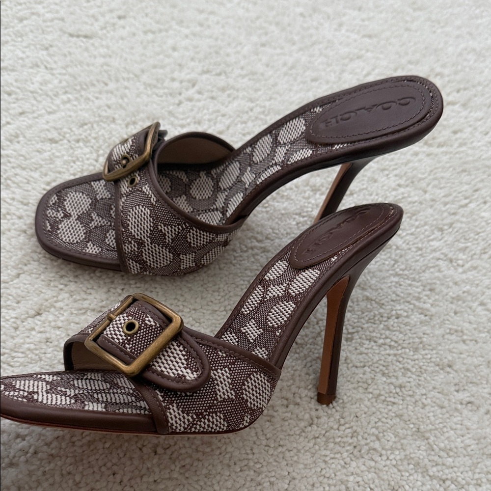 ❗️price is firm❗️Coach Signature Brown and Cream Heels